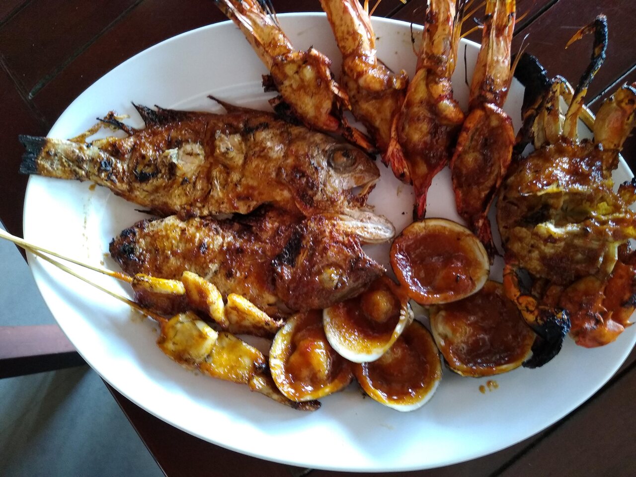 Aneka hidangan laut segar